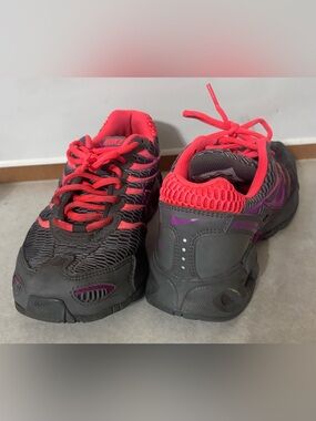 Nike Air Max Torch 4 Women’s Gray Sneakers with Pink and Purple Accents